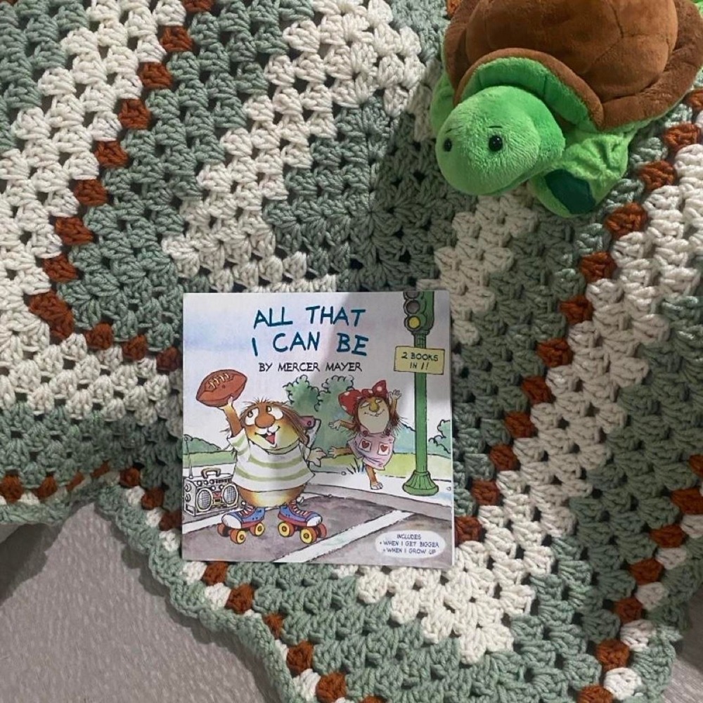 Multicolor Childrens All That I Can Be Book with handmade quilt